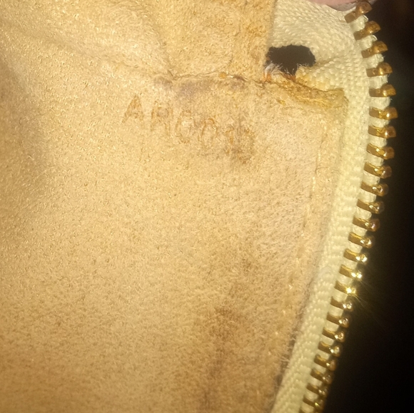 Louis Vuitton x Takashi Murakami Monogram Cherry Blossom Pochette Accessoires - Picture 12 of 13